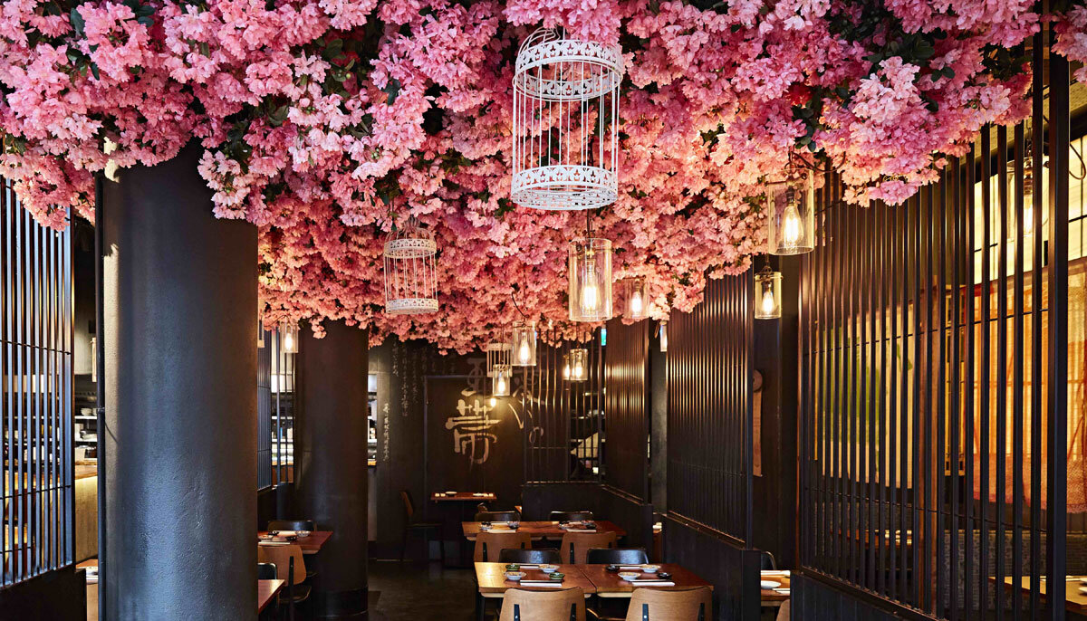 ตกแต่งร้านอาหารญี่ปุ่น เลือกใช้ต้นไม้ปลอมแบบไหนดี?