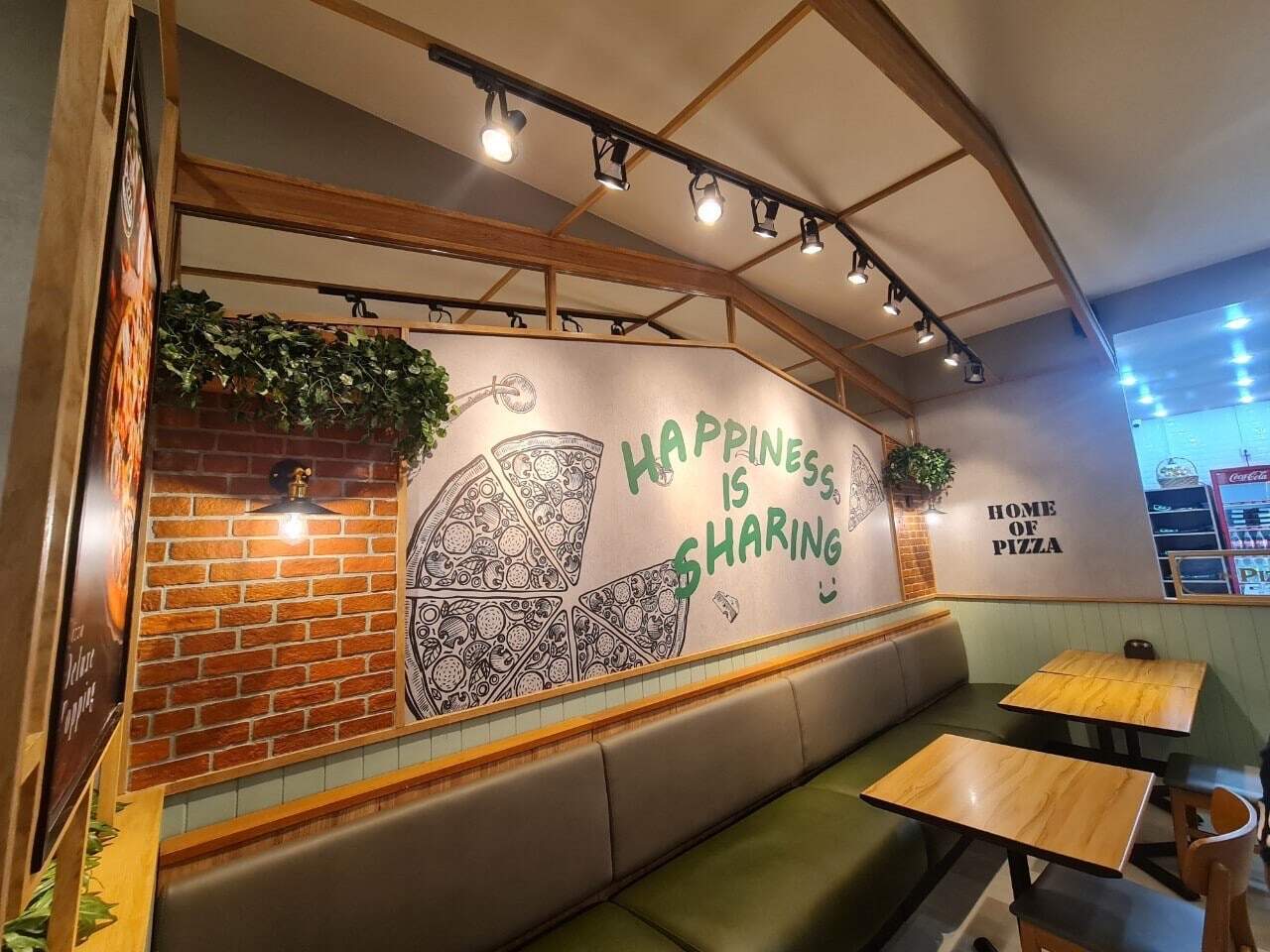 LINE_ALBUM_The pizza company hadyai_220530_10